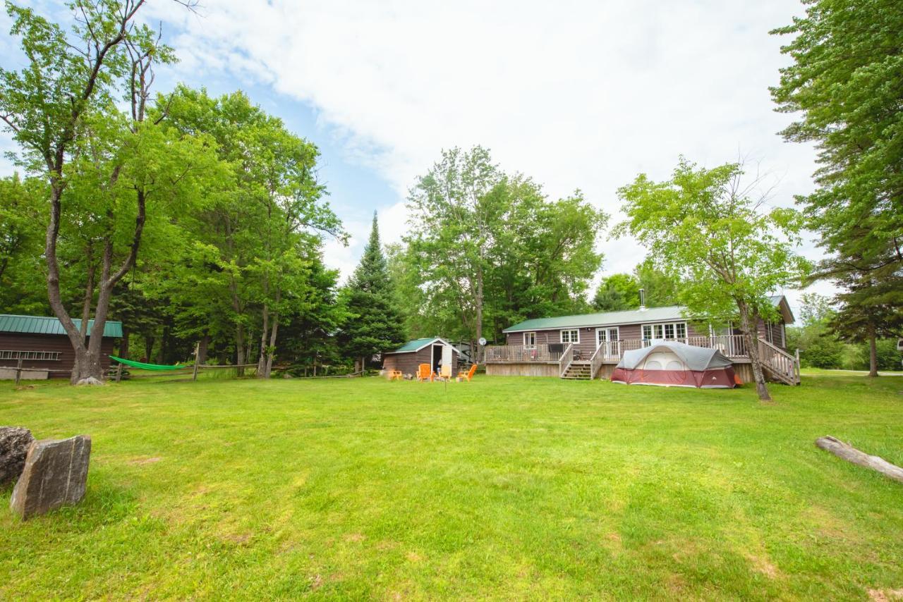 Beautiful 3 Bdrm + Bunkie Waterfront Cottage Near Gull Lake Minden Exterior photo